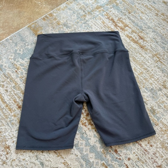 ALO High Waist Gray Biker Shorts - Picture 2 of 6